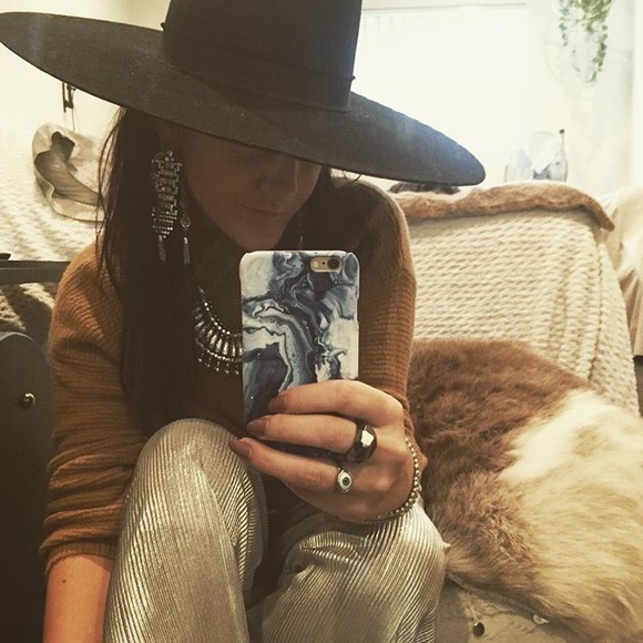 Meet your Posher, Age - Picture 5 of 8